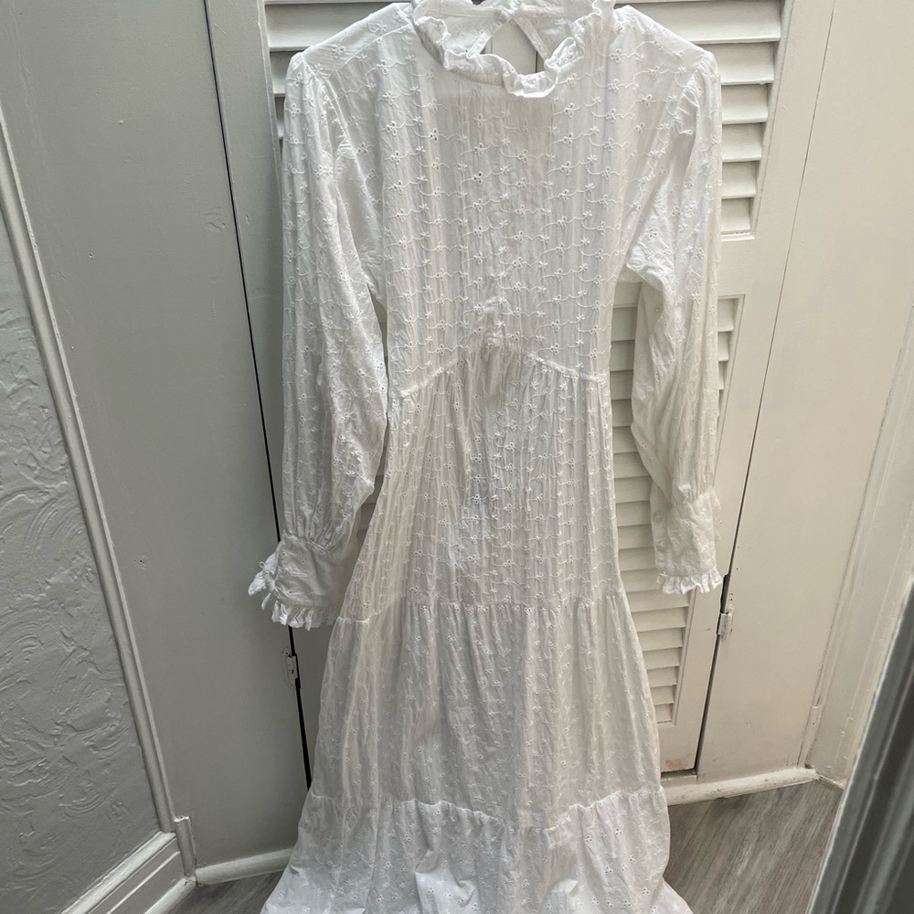 Gorgeous white dress! Worn once for a photoshoot